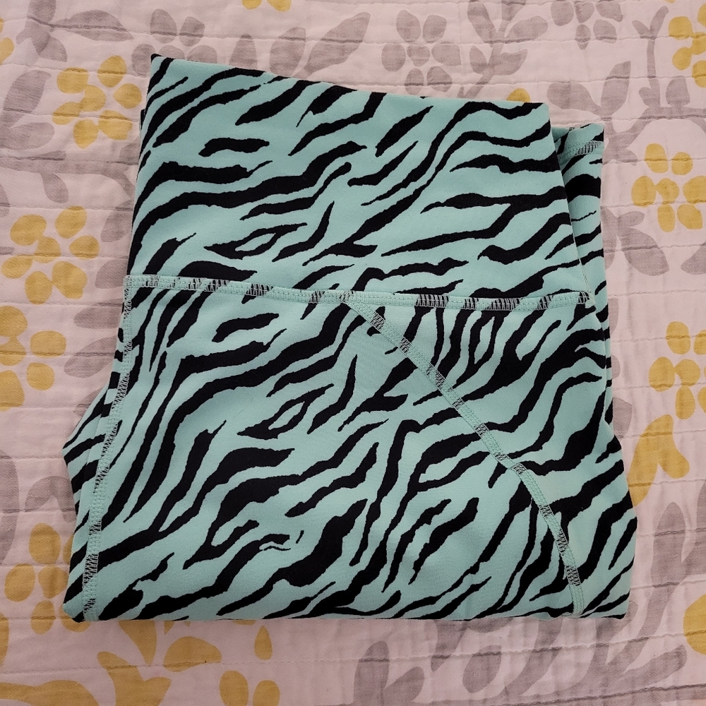 Fabletics Power Hold Shorts, XL